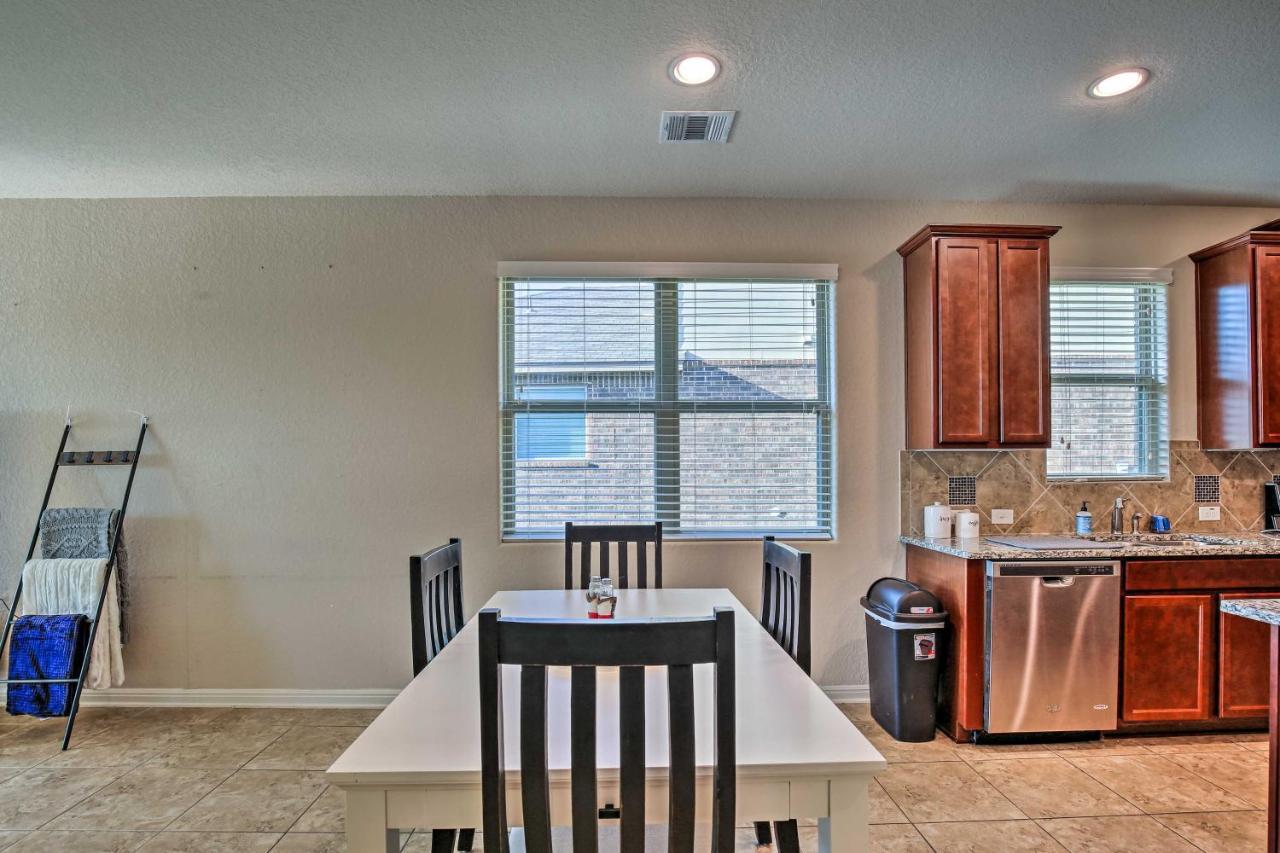 Ferienhaus With Yard About 8 Mi To Lackland! San Antonio