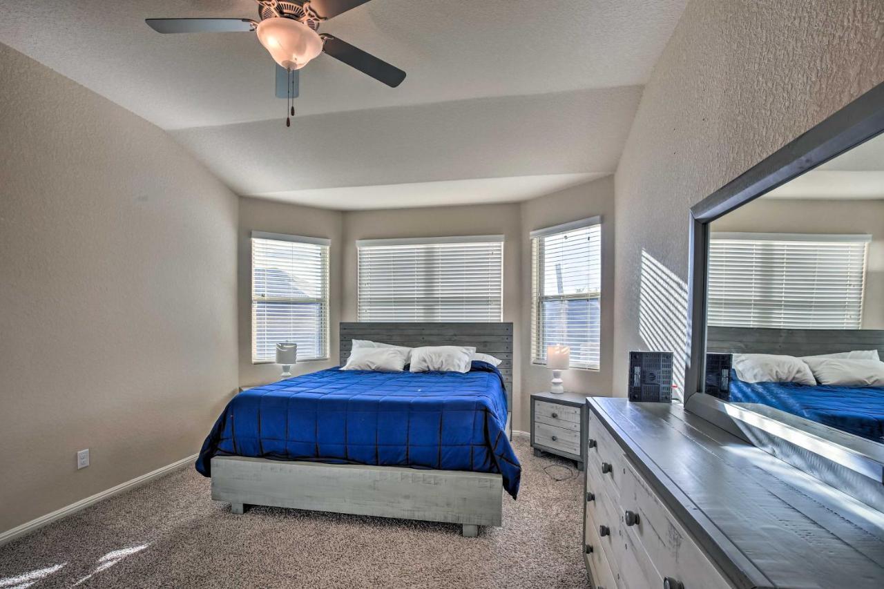 Ferienhaus With Yard About 8 Mi To Lackland!