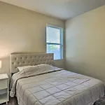 San Antonio Home With Yard About 8 Mi To Lackland!